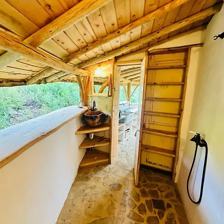 Dağ evi Treenity Hut *